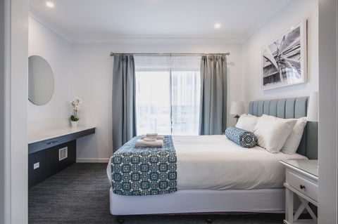 Marina Hotel - Surfers Paradise Gold Coast 7