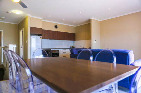 Marina Hotel - Surfers Paradise Gold Coast 33