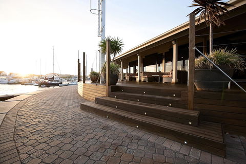 Marina Hotel - Surfers Paradise Gold Coast 37