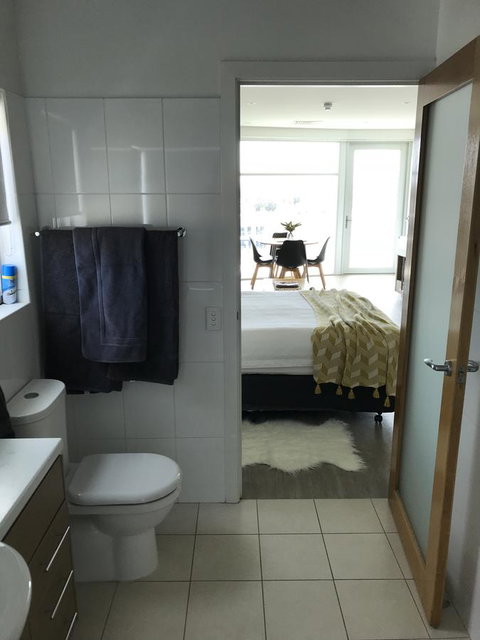 Ocean View Luxury Apartment & Suite - Surfers Paradise Gold Coast 18