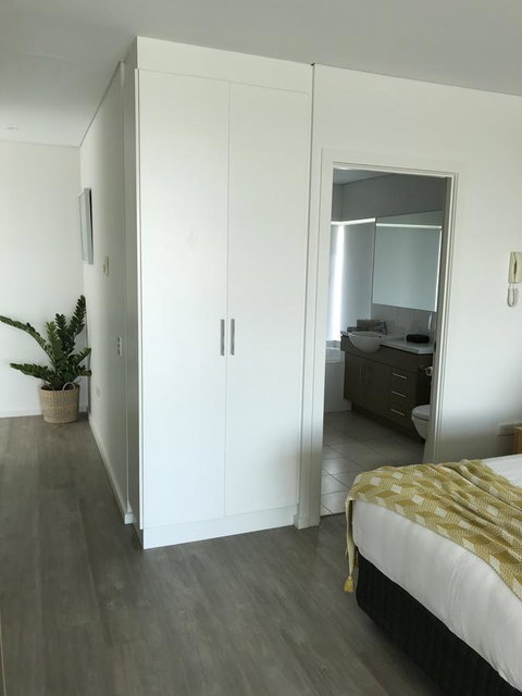 Ocean View Luxury Apartment & Suite - Surfers Paradise Gold Coast 10