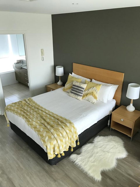 Ocean View Luxury Apartment & Suite - Surfers Paradise Gold Coast 28
