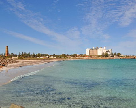 Wallaroo Marina Waterfront Luxe Apartment - Surfers Paradise Gold Coast 3