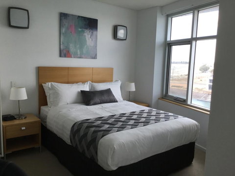 Wallaroo Marina Waterfront Luxe Apartment - Surfers Paradise Gold Coast 14