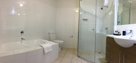 Wallaroo Marina Waterfront Luxe Apartment - Surfers Paradise Gold Coast 17