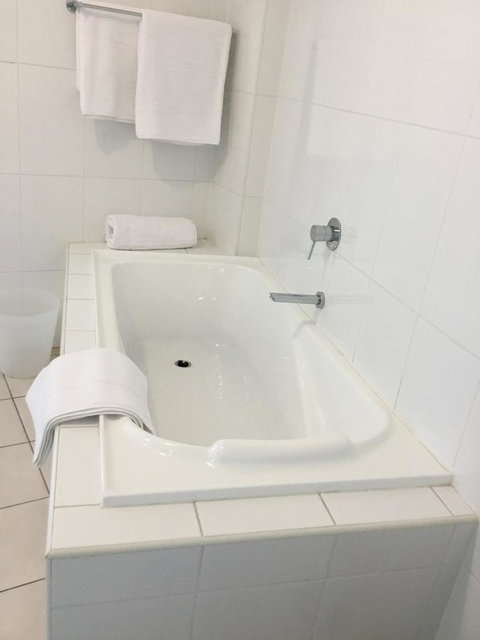 Wallaroo Marina Waterfront Luxe Apartment - Surfers Paradise Gold Coast 20