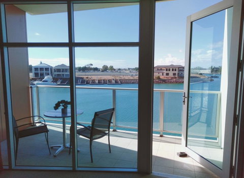 Wallaroo Marina Executive Apartments - Surfers Paradise Gold Coast 1