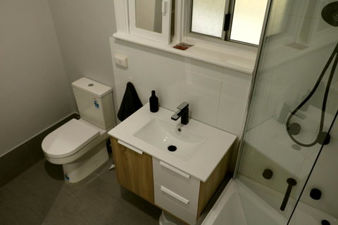 The Purple Door On Seaview - Surfers Paradise Gold Coast 15