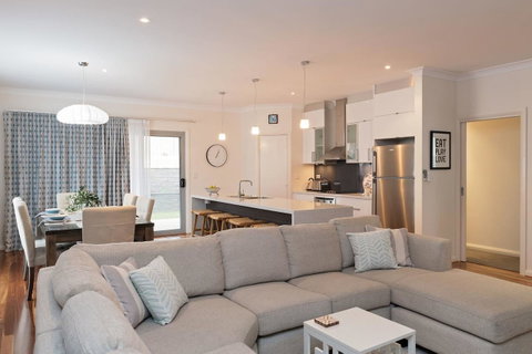 Boutique Getaway On Wright - Surfers Paradise Gold Coast 4