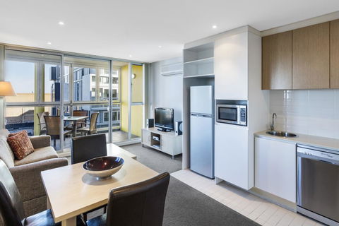 IStay Precinct Adelaide - Surfers Paradise Gold Coast 16