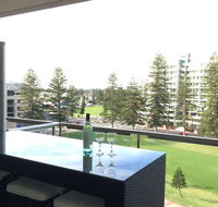 Beachside Luxury getaway in Glenelg - Surfers Paradise Gold Coast