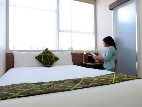 Ibis Styles Adelaide Grosvenor - Surfers Paradise Gold Coast 10