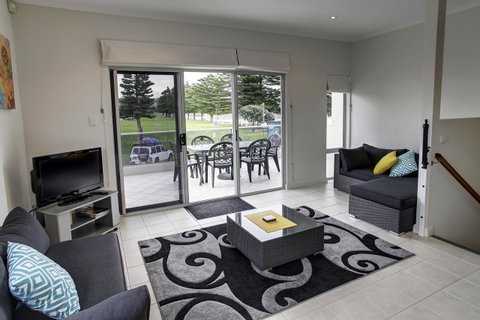 Tasman Beachside Apartment - Surfers Paradise Gold Coast 4