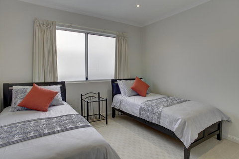 Tasman Beachside Apartment - Surfers Paradise Gold Coast 9