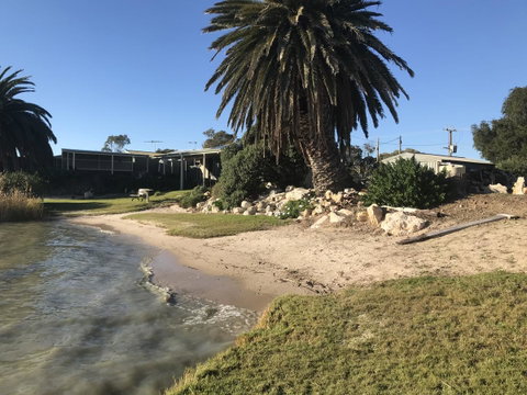 Hydeaway Bay - Own Private Bay + Kayaks - Surfers Paradise Gold Coast 3