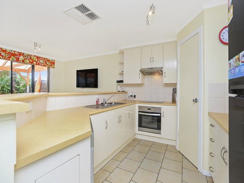 Lakeside - Encounter Bay - Surfers Paradise Gold Coast 8