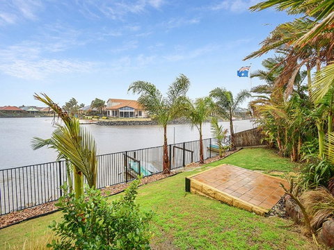 Lakeside - Encounter Bay - Surfers Paradise Gold Coast 2