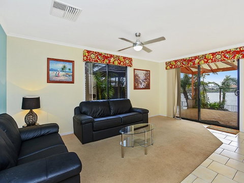 Lakeside - Encounter Bay - Surfers Paradise Gold Coast 4