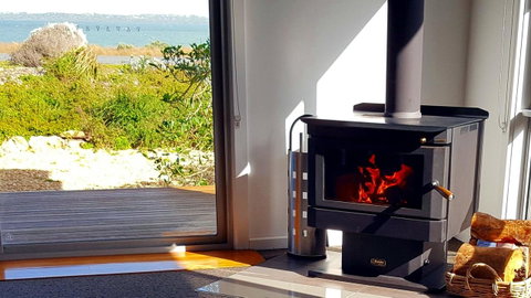 Coorong Waterfront Retreat - Surfers Paradise Gold Coast 1