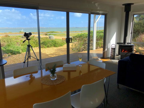 Coorong Waterfront Retreat - Surfers Paradise Gold Coast 7