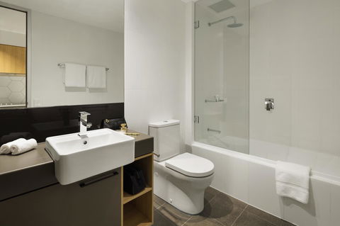 Quest Port Adelaide - Surfers Paradise Gold Coast 5