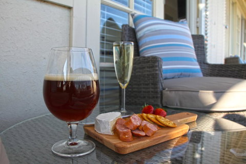 Smugglers Inn Studio Apartments - Surfers Paradise Gold Coast 2