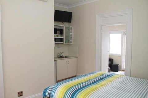 Smugglers Inn Studio Apartments - Surfers Paradise Gold Coast 15