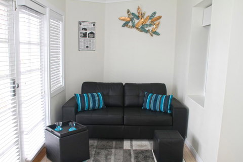Smugglers Inn Studio Apartments - Surfers Paradise Gold Coast 3
