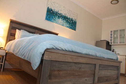 Smugglers Inn Studio Apartments - Surfers Paradise Gold Coast 9