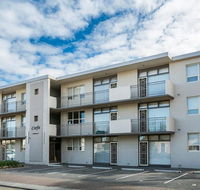 Glenelg Holiday Apartments - Corfu - Surfers Paradise Gold Coast