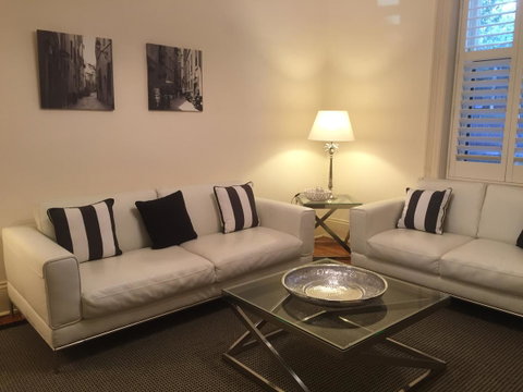 8 Osborne - Surfers Paradise Gold Coast 6