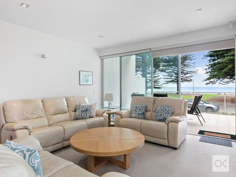 Breeze Beachfront Apartment - Surfers Paradise Gold Coast 27