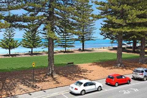 Breeze Beachfront Apartment - Surfers Paradise Gold Coast 4