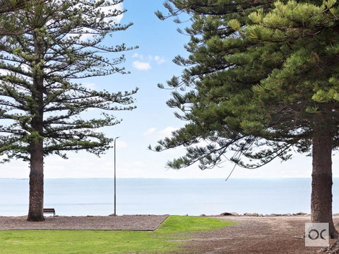Breeze Beachfront Apartment - Surfers Paradise Gold Coast 23