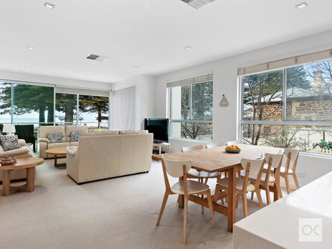 Breeze Beachfront Apartment - Surfers Paradise Gold Coast 19