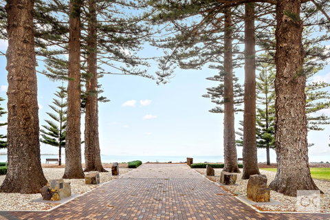Breeze Beachfront Apartment - Surfers Paradise Gold Coast 42
