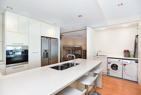 Breeze Beachfront Apartment - Surfers Paradise Gold Coast 6