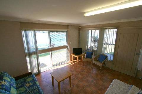 Lake Edge Apartments - Surfers Paradise Gold Coast 10
