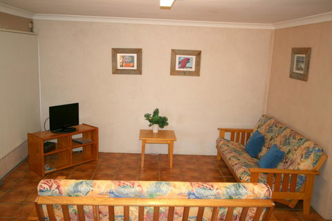 Lake Edge Apartments - Surfers Paradise Gold Coast 27