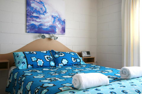 Lake Edge Apartments - Surfers Paradise Gold Coast 5