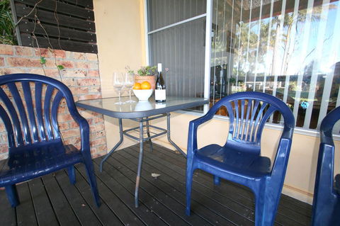 Lake Edge Apartments - Surfers Paradise Gold Coast 12