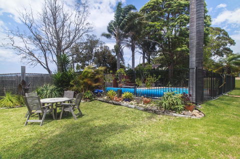 Lake Edge Apartments - Surfers Paradise Gold Coast 2