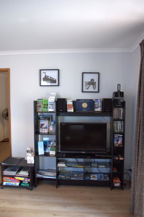 Lazy Days Cottage - Victor Harbor - Surfers Paradise Gold Coast 9