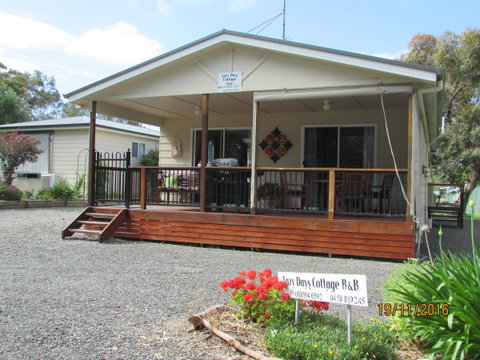 Lazy Days Cottage - Victor Harbor - Surfers Paradise Gold Coast 0