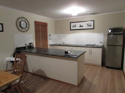 Lazy Days Cottage - Victor Harbor - Surfers Paradise Gold Coast 14