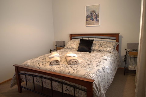 Lazy Days Cottage - Victor Harbor - Surfers Paradise Gold Coast 3