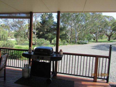 Lazy Days Cottage - Victor Harbor - Surfers Paradise Gold Coast 8