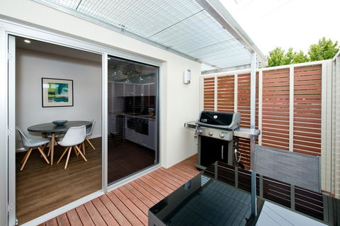 Loxton Courthouse Apartments - Surfers Paradise Gold Coast 4