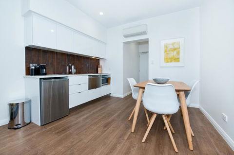 Loxton Courthouse Apartments - Surfers Paradise Gold Coast 16