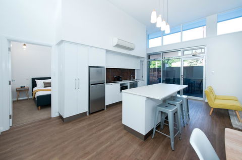 Loxton Courthouse Apartments - Surfers Paradise Gold Coast 8